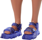 Barbie Fashionista's Ken Pop nr. 220 Met bandjes en wijde lichaamsvorm in een uitneembaar shirt met oranje patroon, korte broek en platformsandalen, HRH23 Naty Shop Dolls