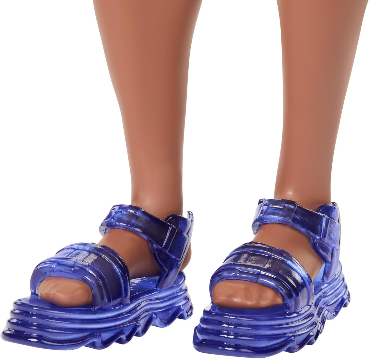 Barbie Fashionista's Ken Pop nr. 220 Met bandjes en wijde lichaamsvorm in een uitneembaar shirt met oranje patroon, korte broek en platformsandalen, HRH23 Naty Shop Dolls