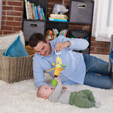 LAMAZE Bea de banaan, clip-on kinderwagen en kinderwagen pasgeboren speelgoed, sensorisch babyspeeltje met kleuren en geluiden, ontwikkelingsspeelgoed voor jongens en meisjes van 0-24 maanden, geel babyspeelgoed Naty Shop