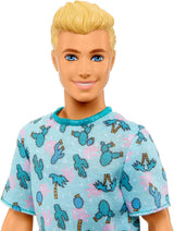 Barbie Ken Fashionistas-pop - T-shirt met cactus- en palmprint, witte shorts en sneakers, perfect voor avonturen met vrienden en wandelingen door de stad, voor kinderen vanaf 3 jaar, HJT10 Naty Shop-poppen