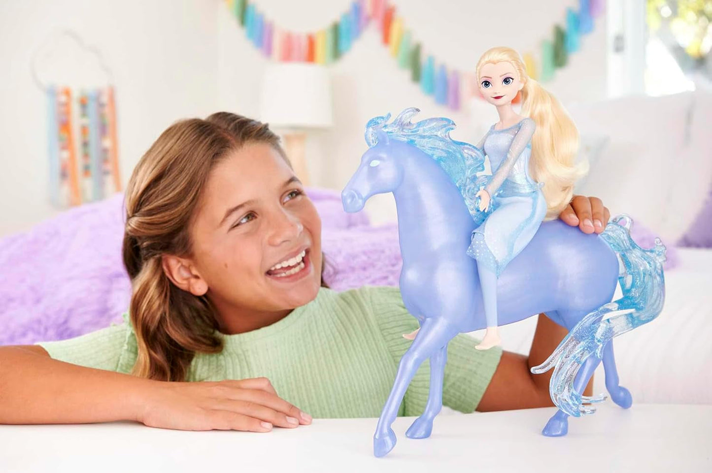 Mattel DISNEY Frozen Elsa en Nokk - Scharnierende Elsa-pop, majestueuze Nokk-waterfiguur, geïnspireerd door de tweede film, voor kinderen vanaf 3 jaar, HLW58