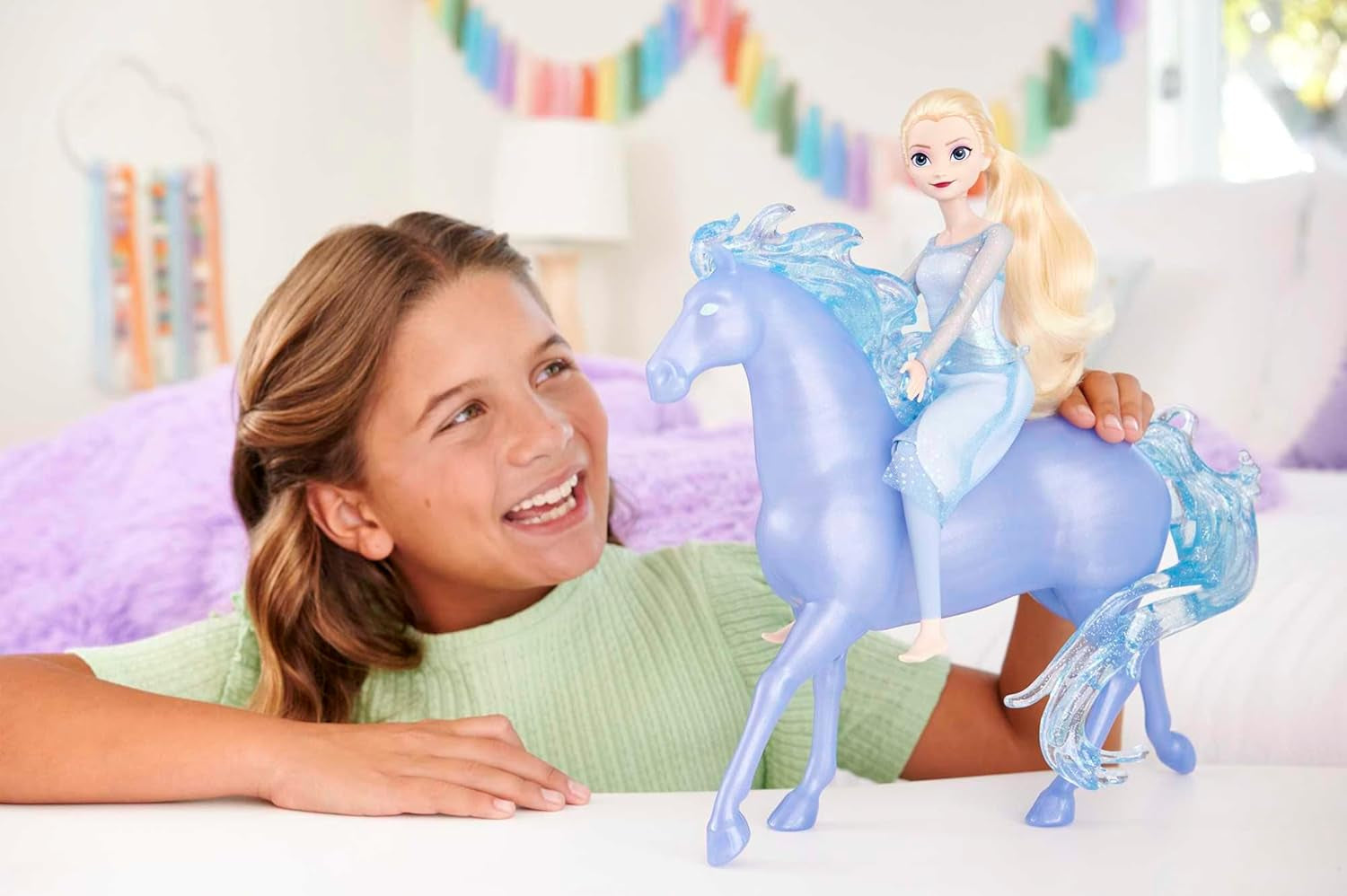 Mattel DISNEY Frozen Elsa en Nokk - Scharnierende Elsa-pop, majestueuze Nokk-waterfiguur, geïnspireerd door de tweede film, voor kinderen vanaf 3 jaar, HLW58