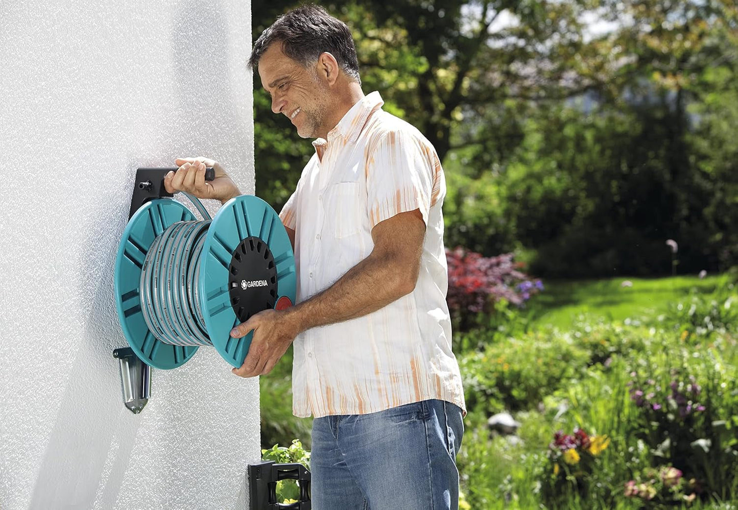Gardena Classic 60 muurslanghaspel met slanggeleidingshaspel: Voor eenvoudige wandmontage, met anti-druppelsysteem, haakse aansluiting, grote capaciteit, ruimtebesparend (2650-88)