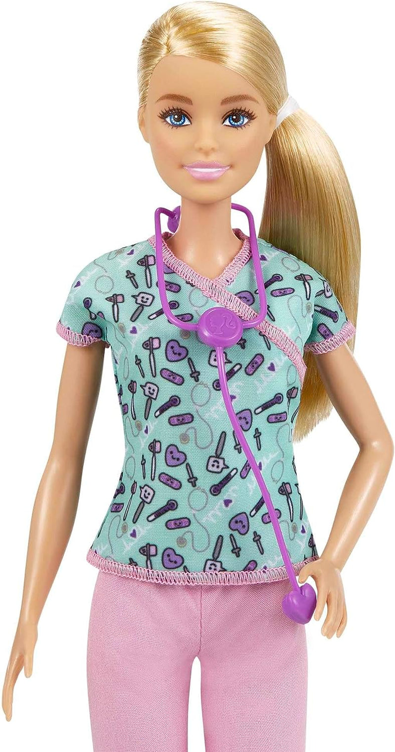 GTW39 Barbiepop - Verpleegster (ca. 30 cm) met bedrukte top en roze broek, witte schoenen en stethoscoop, geweldig cadeau voor kinderen vanaf 3 jaar