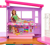 Barbie Vakantiehuis (116 x 77,9 cm), 6-zits speelhuis, volledig ingericht met accessoires, meubels en lift, opvouwbaar en opbergruimte, pop, cadeau voor kinderen vanaf 3 jaar, HCD50