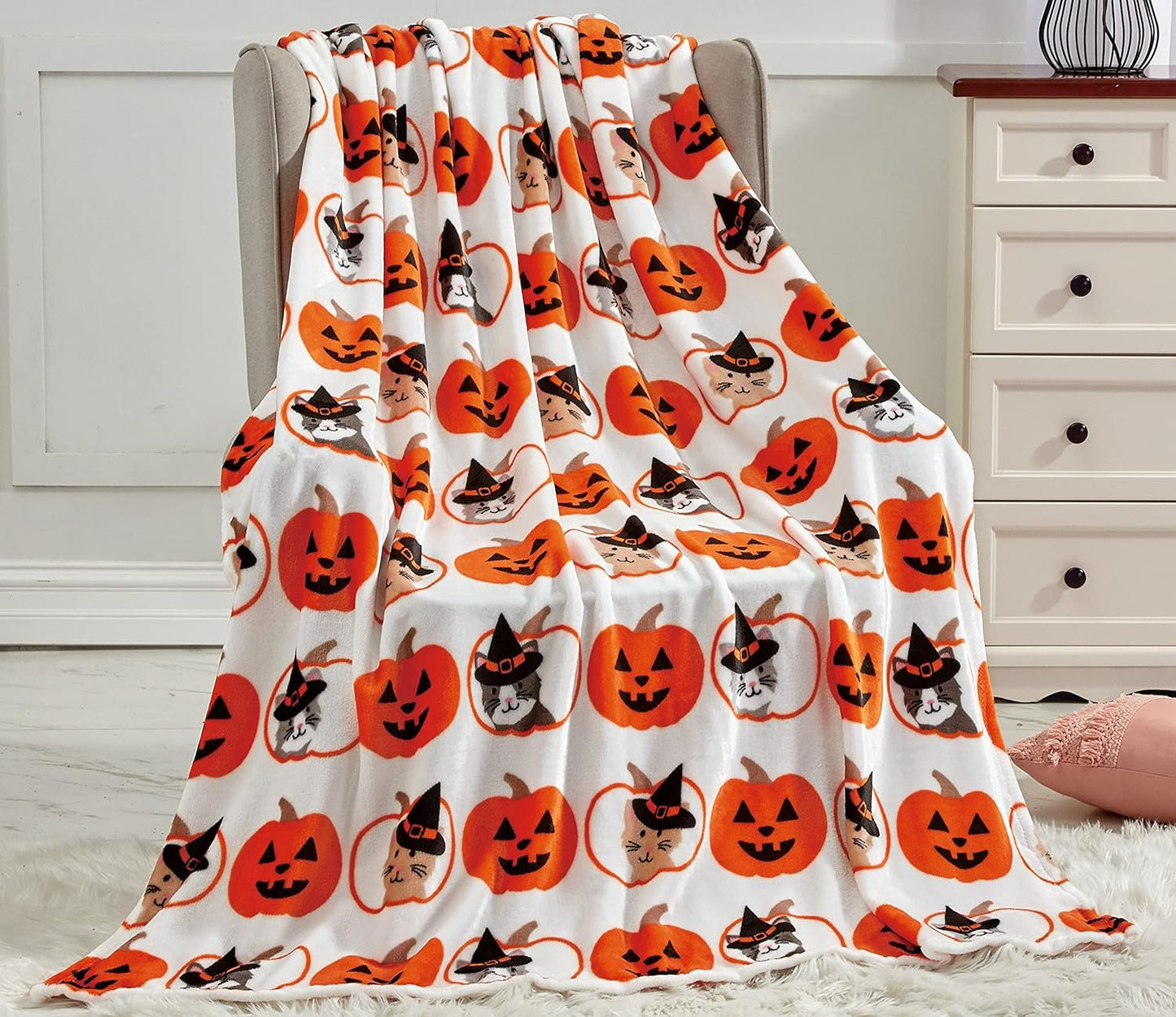 Elegant Comfort Lichtgewicht Halloween-themadeken, zacht, gezellig en pluche, perfect om te ontspannen dit griezelige seizoen, 127 x 152,4 cm, Skull and Bones bedden en hoezen Elegant Comfort Pumpkin Cats 50 X 60