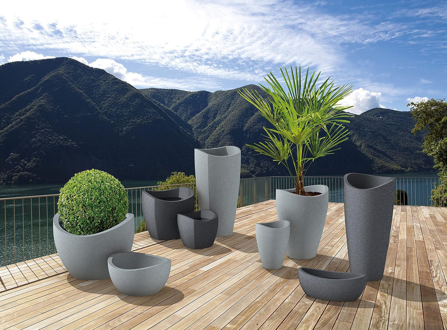 Scheurich Wave Globe High, hoge kunststof container, zwart graniet, diameter 29,8 cm, hoogte 40 cm, inhoud 6 l.