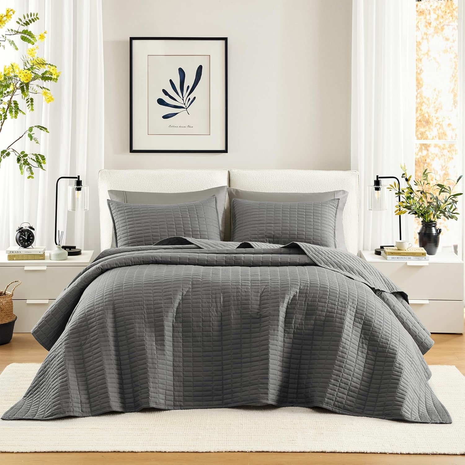 Comfort Spaces Kienna dekbedset Luxe dubbelgestikte zomerdeken Lichtgewicht zacht beddengoed voor het hele jaar Bijpassende kussenslopen Witte deken voor kingsize bedden (264,2 x 228,6 cm) Naty Shop Quilts & Quilts Donkergrijze extra grote kingsize sprei (120"X118")