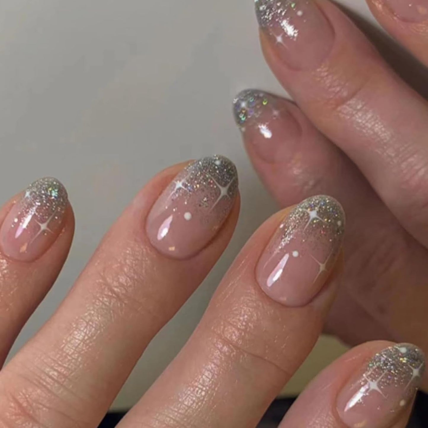 24 stuks Franse pers op nagels kort glanzend zilver ontwerp ovale kunstnagels lijm op acryl glanzende nagels kunstnagels voor dames meisjes