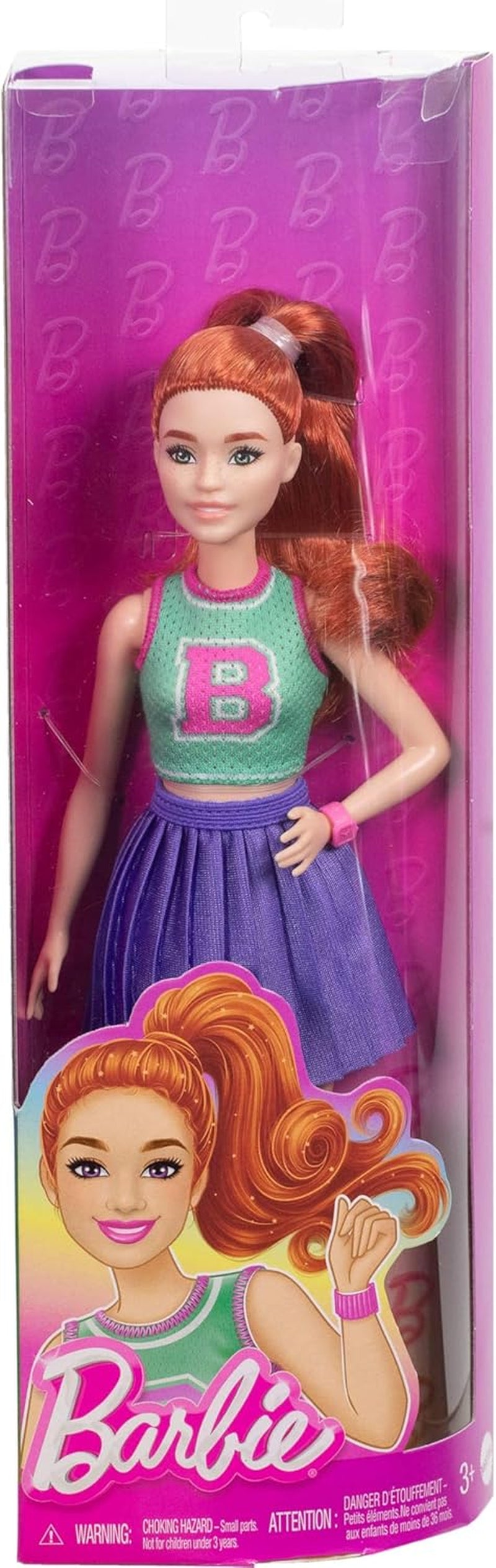 Barbie Fashionistas pop nr. 232 met rood haar, sportieve jersey top met B-print, paarse plooirok, polshorloge en sneakers, HYT90