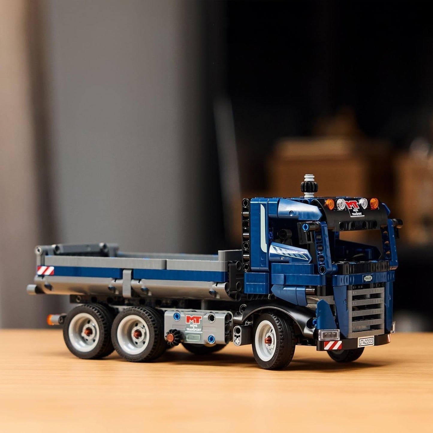 LEGO Technic Dump Truck speelgoed met stuur en beweegbare dumptruck - blauw bouwvoertuig - cadeau-idee voor verjaardagen of feestdagen - bouwset voor jongens en meisjes vanaf 9 jaar 42203 Bouwsets Besuche den LEGO-Store
