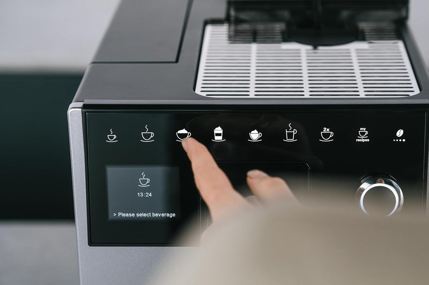 Melitta CI Touch - Volautomatische espressomachine met melksysteem, espressomachine met geïntegreerde koffiemolen en melkopschuimer, b.v. voor espresso of cappuccino, zilver