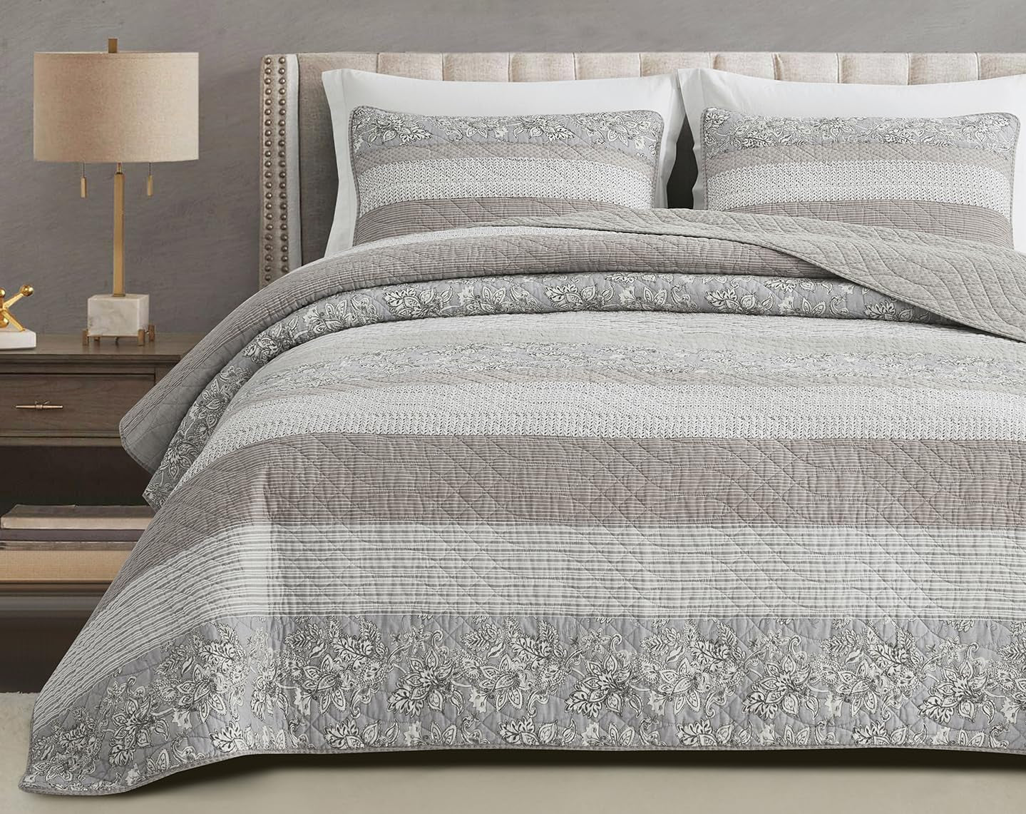 Chezmoi Collectie Addy Patchwork Quiltset Voorwas Katoen Lichtgewicht Omkeerbaar Alle seizoenen Oversized 3-delig Marine Wit Grijs Taupe Geruite Quilts & Quilts Naty Shop Hibiscus Patchwork Strepen Taupe Twin