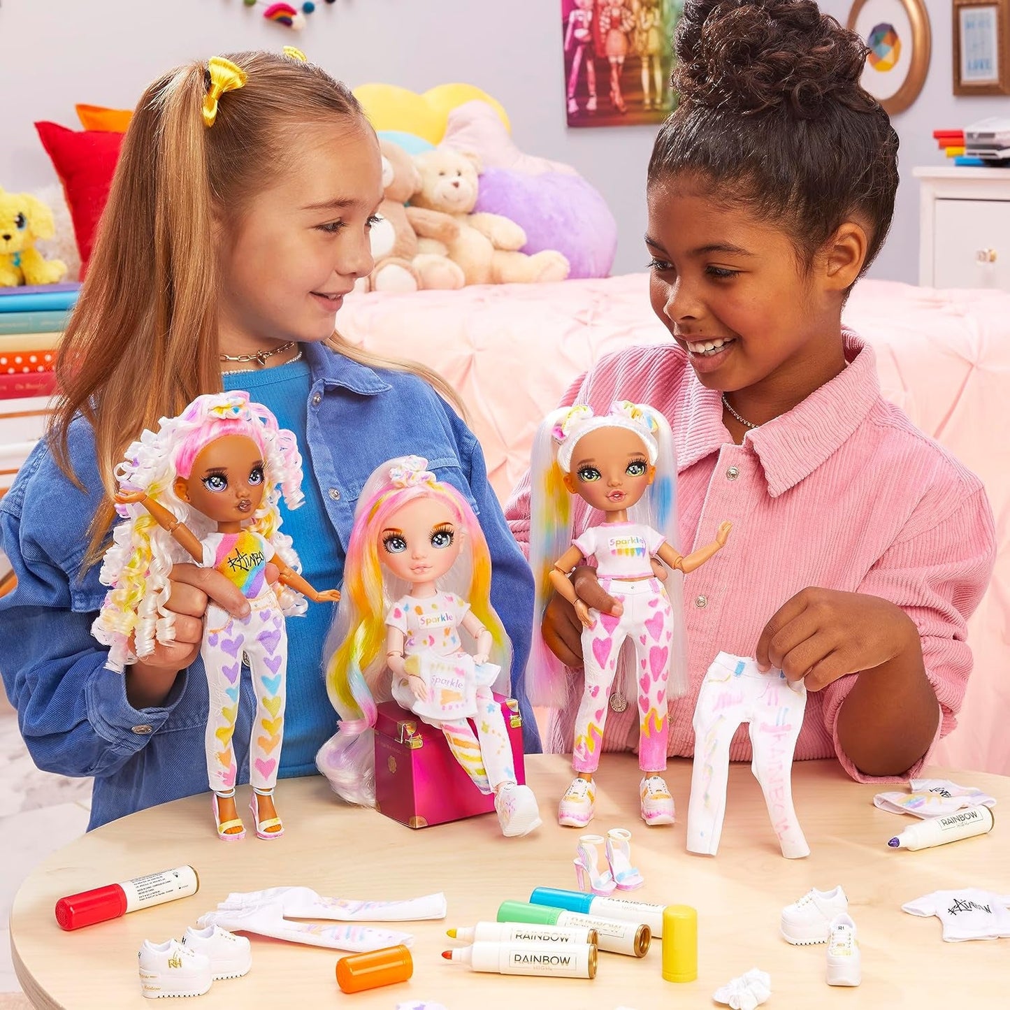 Rainbow High Color & Create DIY Modepuppe - Grüne Augen, Zopfe, extra Top & Schuhe, abwaschbare Regenbogenstifte - Ausmalen, Gestalten, Spielen, Auswaschen - voor kinderen van 4-12 jaar en Sammler