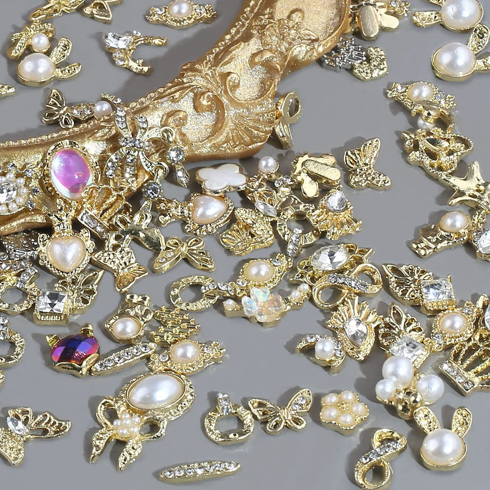 50 Stück Gold Nail Charms,Mix Styles Glitzersteine ​​​​Nägel Perle Legierung Nagel Steine ​​​​Blume Schmetterling Strasssteine ​​​​Nägel Herz Stern Nagel Charms DIY Nail Art Zubehör Frauen Nägel Deko