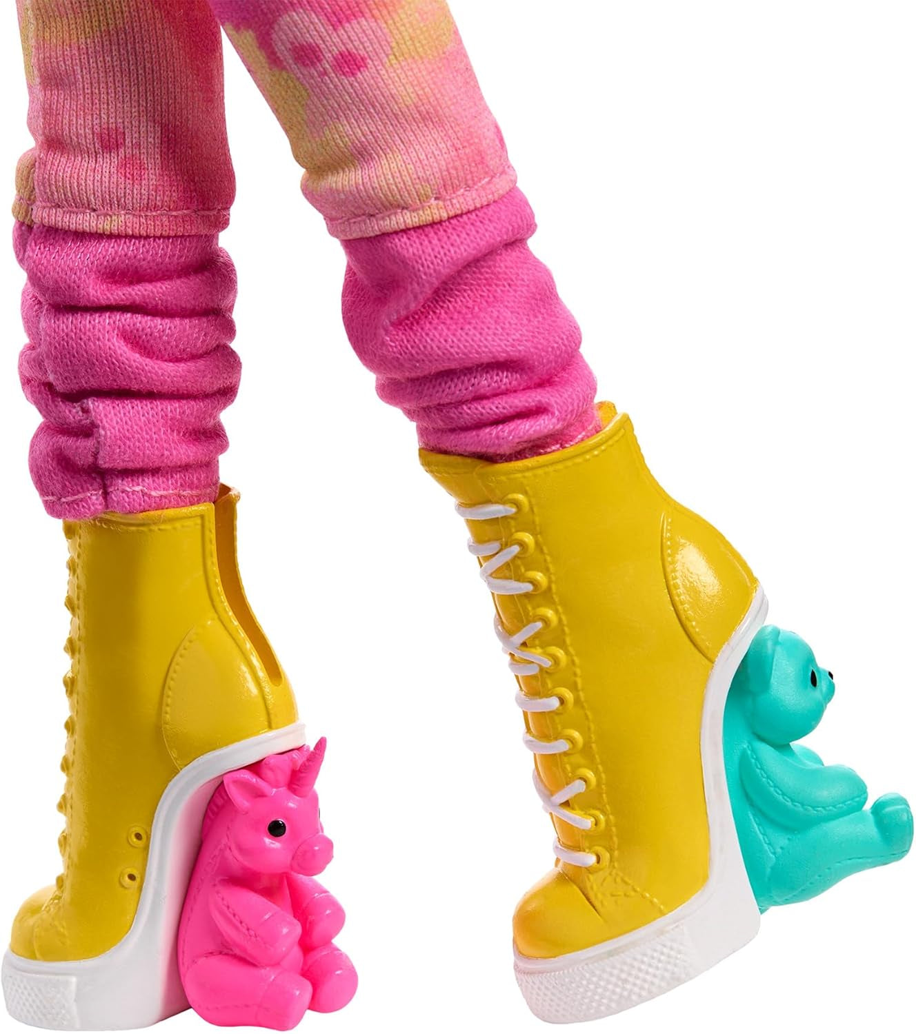 Monster High Wednesday-pop en accessoires, verzamelfiguur Enid Sinclair in roze met baret en rugzak, poppenstandaard, HXJ05 Naty Shop-poppen