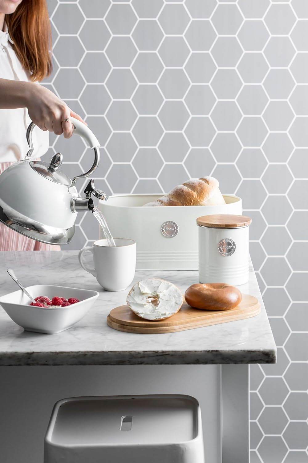 , "Living" roestvrijstalen broodmand, crèmekleur, met bamboe deksel, crème Voedselbewaardozen Naty Shop