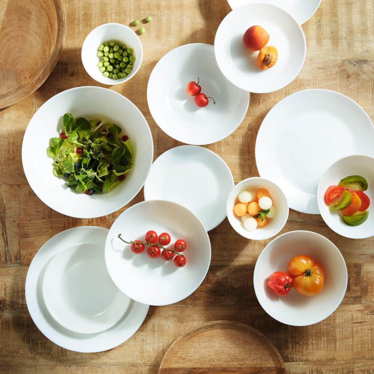 Witte serviesset voor 6, 24-delig, 6 dinerborden, 6 dinerborden, 6 dessertborden en 6 kopjes, veelkleurig, 24-delig