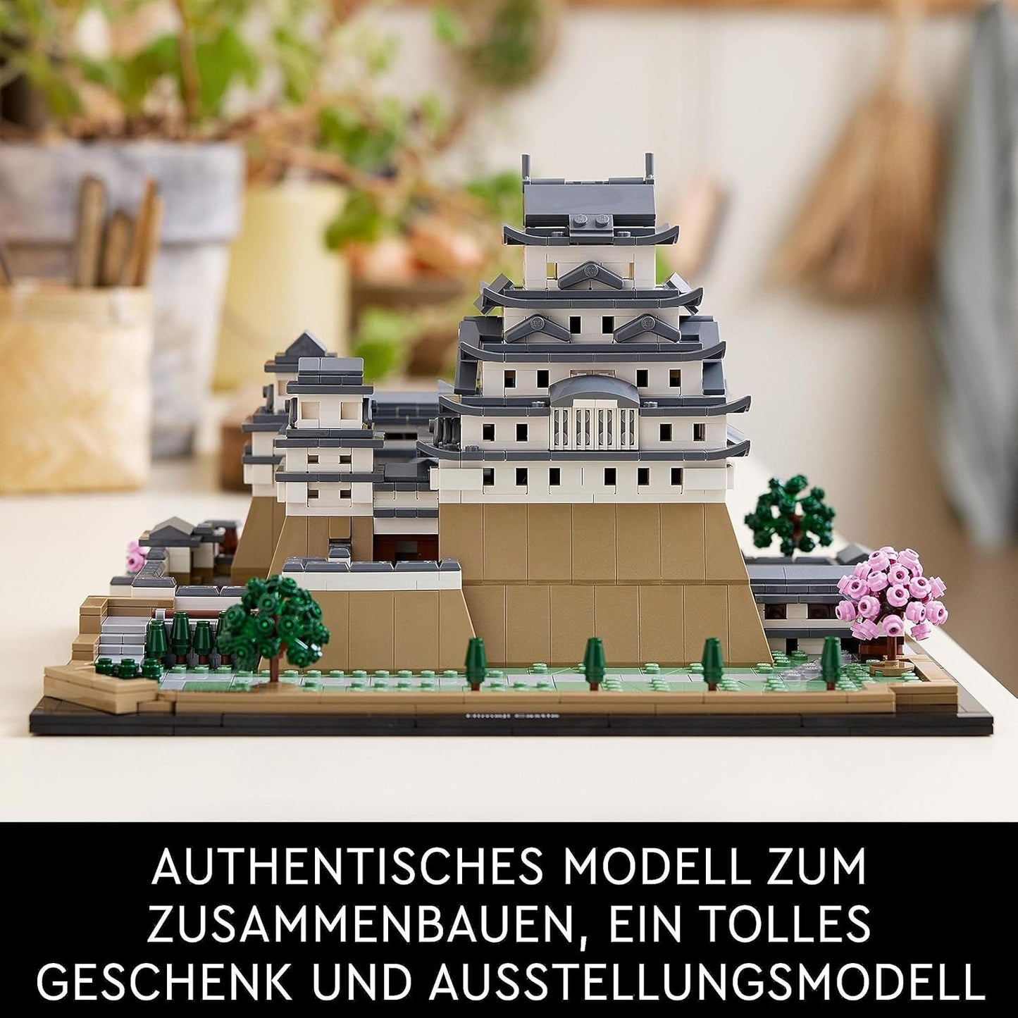 LEGO Architecture Kasteel van Himeji, modelbouwset voor volwassenen, Landmark-collectie, waaierset voor creatief tuinieren en Japanse cultuur met kersenbloesemboom, cadeau voor hem en haar 21060 bouwsets Besuche in LEGO-Store