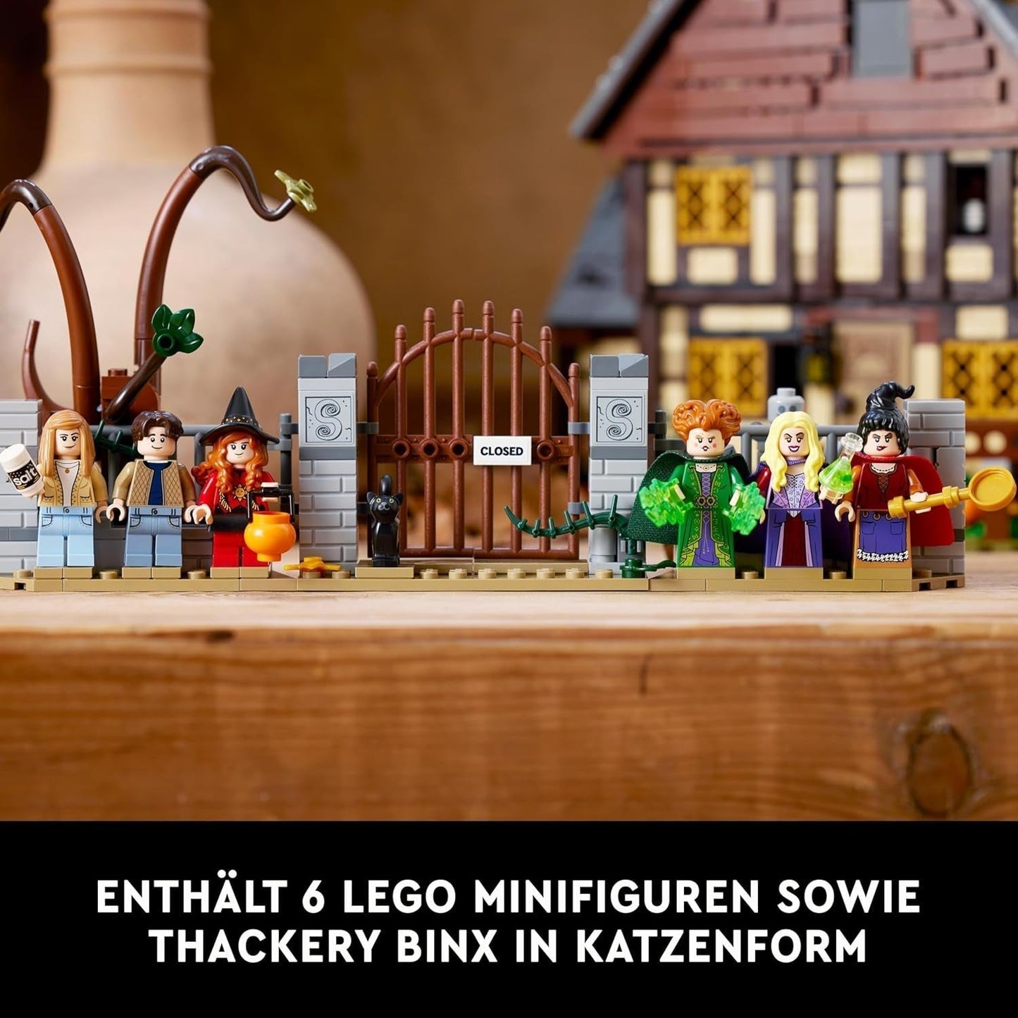 LEGO Ideas Hocus Pocus: Heksenhuisset van de Sanderson Sisters, collectie voor volwassenen met huis, 6 minifiguren en accessoires, vrouwelijk en mannelijk 21341 Bouwsets Besuche in LEGO-Store