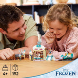 LEGO Ç€ Disney Frozen Anna's slee-avontuur, constructiespeelgoed en fantasiespeelset, chocoladekraam met Anna, Kristoff, Olaf en Sven minipoppen, prinsessenspeelgoed voor meisjes vanaf 4 jaar 43256 Bouwsets Besuche den LEGO-Store