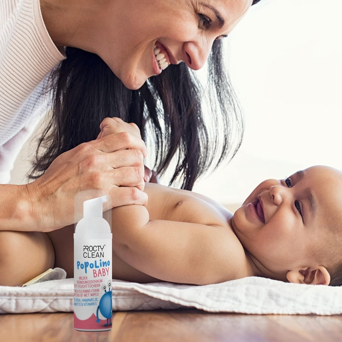 PopoLino Baby zachte bodemschuim in plaats van natte babydoekjes. Veganistisch en natuurlijk cosmetisch reinigingsschuim! Bodemschuim met aloë vera, toverhazelaar, bergamot en vitamine E. Maakt de billen en het milieu blij.