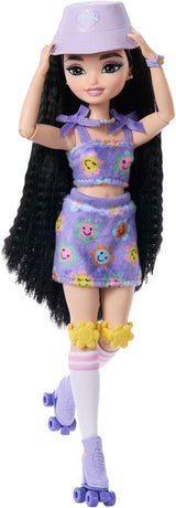 Dream Besties Barbie-pop en accessoires, Fashion Barbie Renee-pop met rolschaatsen en zwart haar, 12 thema-accessoires met video's en eten, JFX99