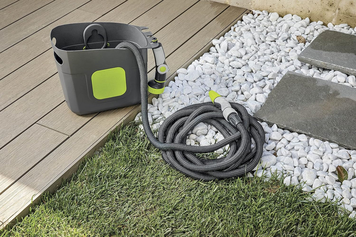 GF SRL, Aquapop Grey Pro 15, zelfverlengende gevlochten slang Made in Italy, met stevige plastic container, ergonomische mini-tuinsproeier, aansluitingen voor tuinirrigatie, donkergrijs