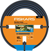 Fiskars S tuinslang, massief, waterslang voor handmatige besproeiing, 13 mm (1/2"), lengte: 15 m, universele aansluiting, UV-bescherming, vorstbescherming, torsiebestendig, blauw, 1076049