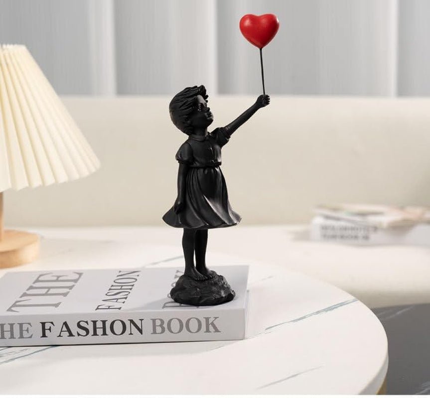 Schattig Ballonmeisje Hars Sculptuur Home Decor Standbeeld Banksy Rood Hart Meisje Ballon Figuur Moderne Kunst Sculptuur voor Tafelblad Plank Decor Beelden en sculpturen Naty Shop