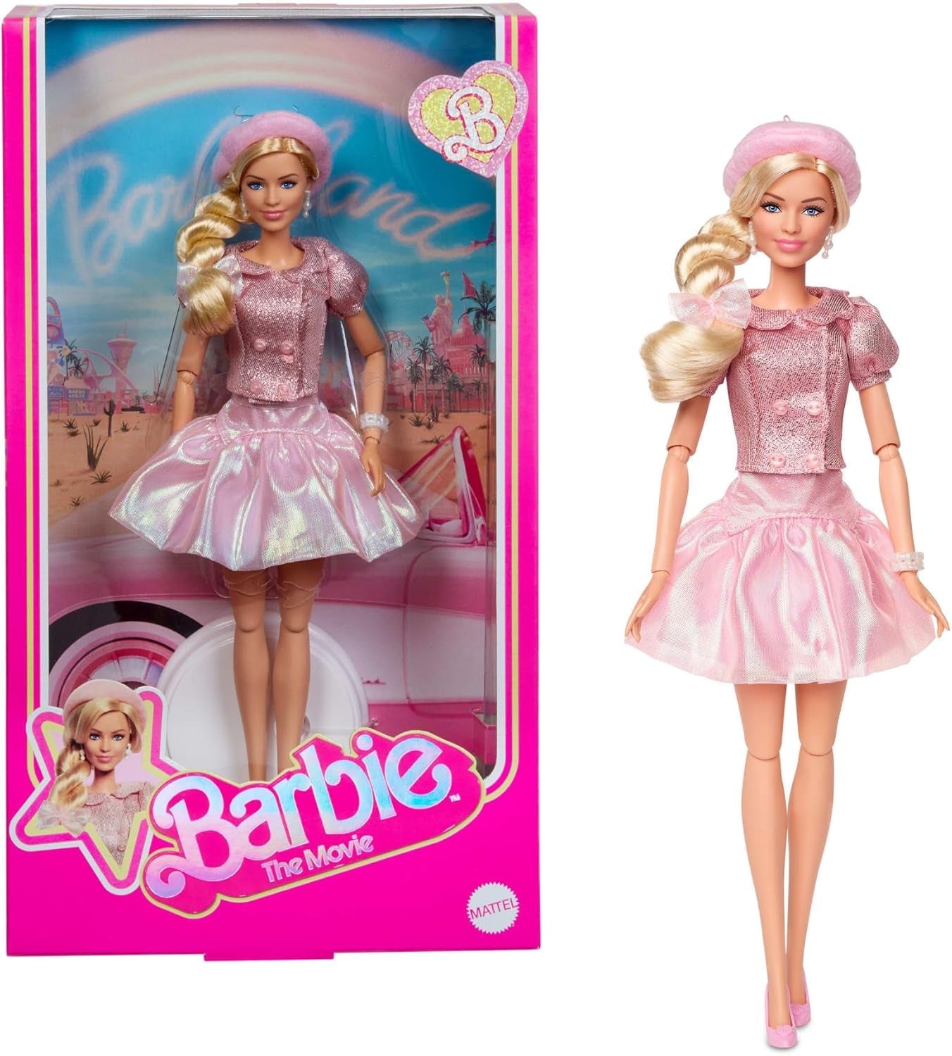 Barbie The Movie Gebaseerd op de film Margot Robbie als Barbie verzamelfiguur in roze blouse en tule rok met gestileerd kapsel en bijpassende sieraden JBJ53