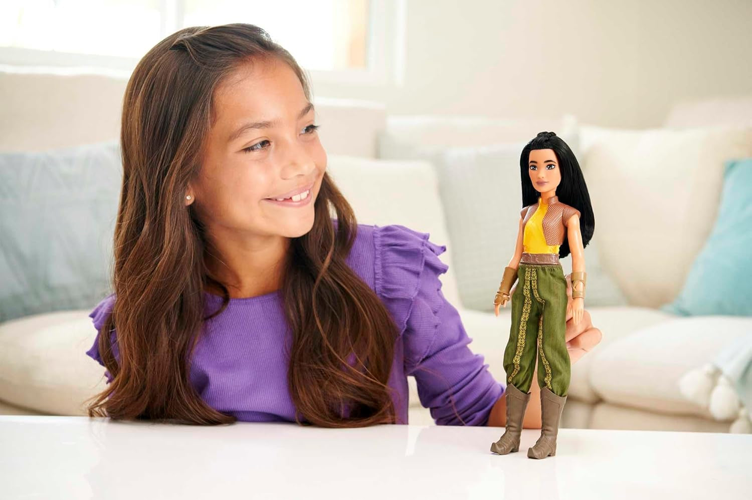 Mattel Disney Toy Raya gelede pop met kleding en accessoires Op Disney-film geïnspireerd cadeau voor kinderen HLX22