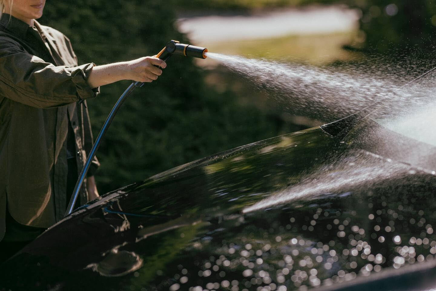 Fiskars S tuinslang, serie X, waterslang voor handmatige besproeiing, 13 mm (1/2"), lengte: 15 m, universele aansluiting, UV-bescherming, vorstbescherming, draaibestendig, blauw, 1076044