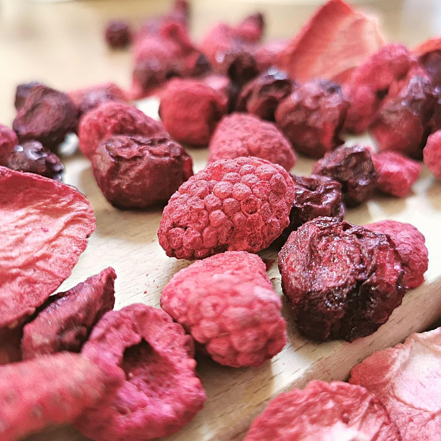 Gevriesdroogd Fruit Rood Fruit Mix | XL 300g Gevriesdroogde Aardbeien Frambozen Zure Kersen Gedroogd Fruit Mix | Gevriesdroogd fruit Aardbei Framboos Zure kers | ZingyZoo Gedroogde producten Naty Shop