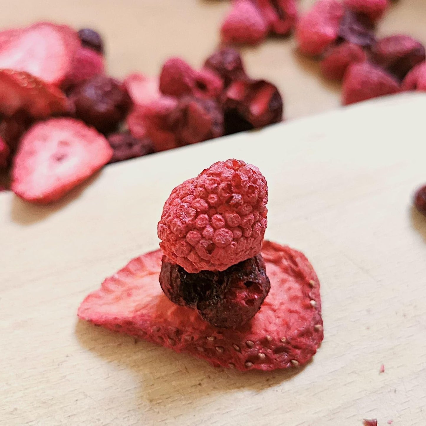 Gevriesdroogd Fruit Rood Fruit Mix | XL 300g Gevriesdroogde Aardbeien Frambozen Zure Kersen Gedroogd Fruit Mix | Gevriesdroogd fruit Aardbei Framboos Zure kers | ZingyZoo Gedroogde producten Naty Shop