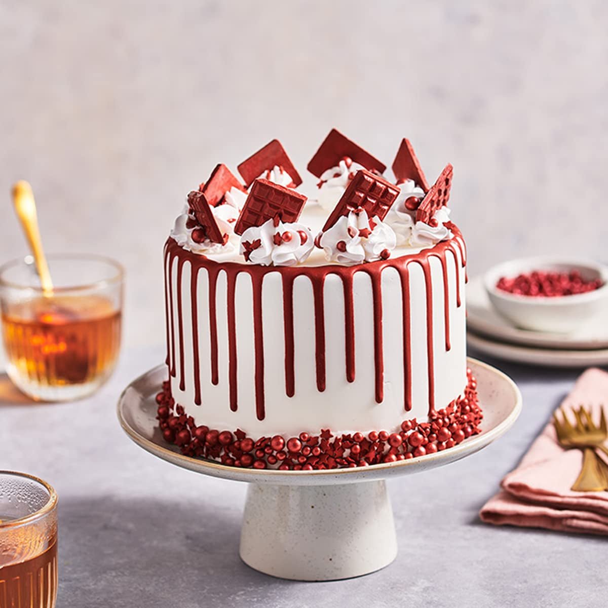 FunCakes Choco Drip Chocolade: Heerlijke smaak, Makkelijk in gebruik, Perfect voor dripcakes, Chocolade drip smaak. Hersluitbare verpakking 180 g. Naty Shop suikerpasta