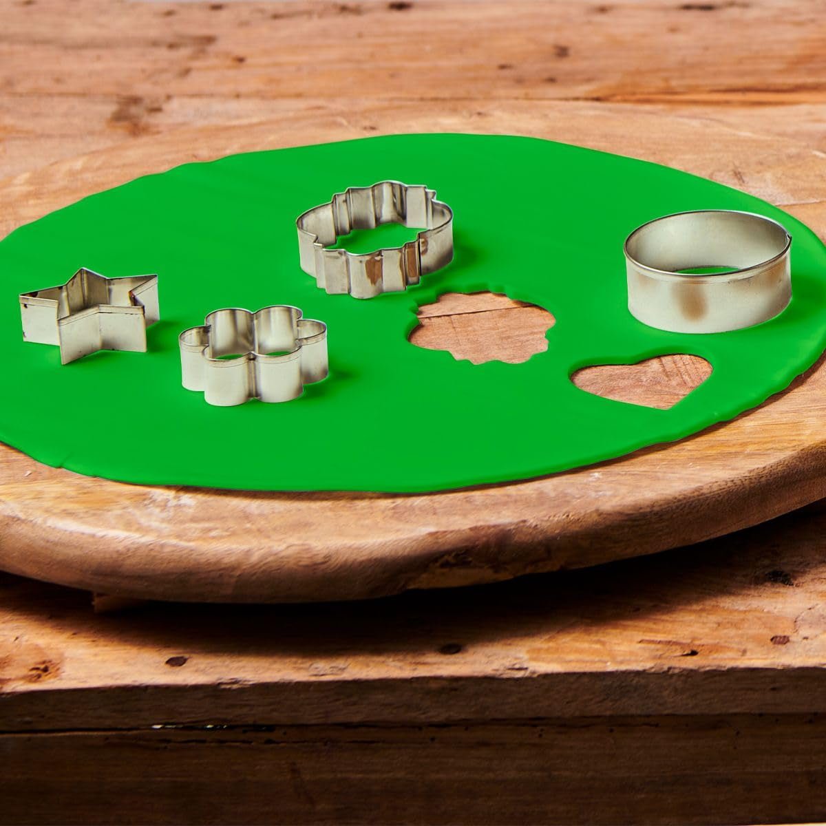 FunCakes Spring Greens Rolfondantschijf: Heerlijke vanillesmaak, al opgerold, gemakkelijk te gebruiken, perfect voor het decoreren van taarten, 430g Naty Shop Suikerpasta