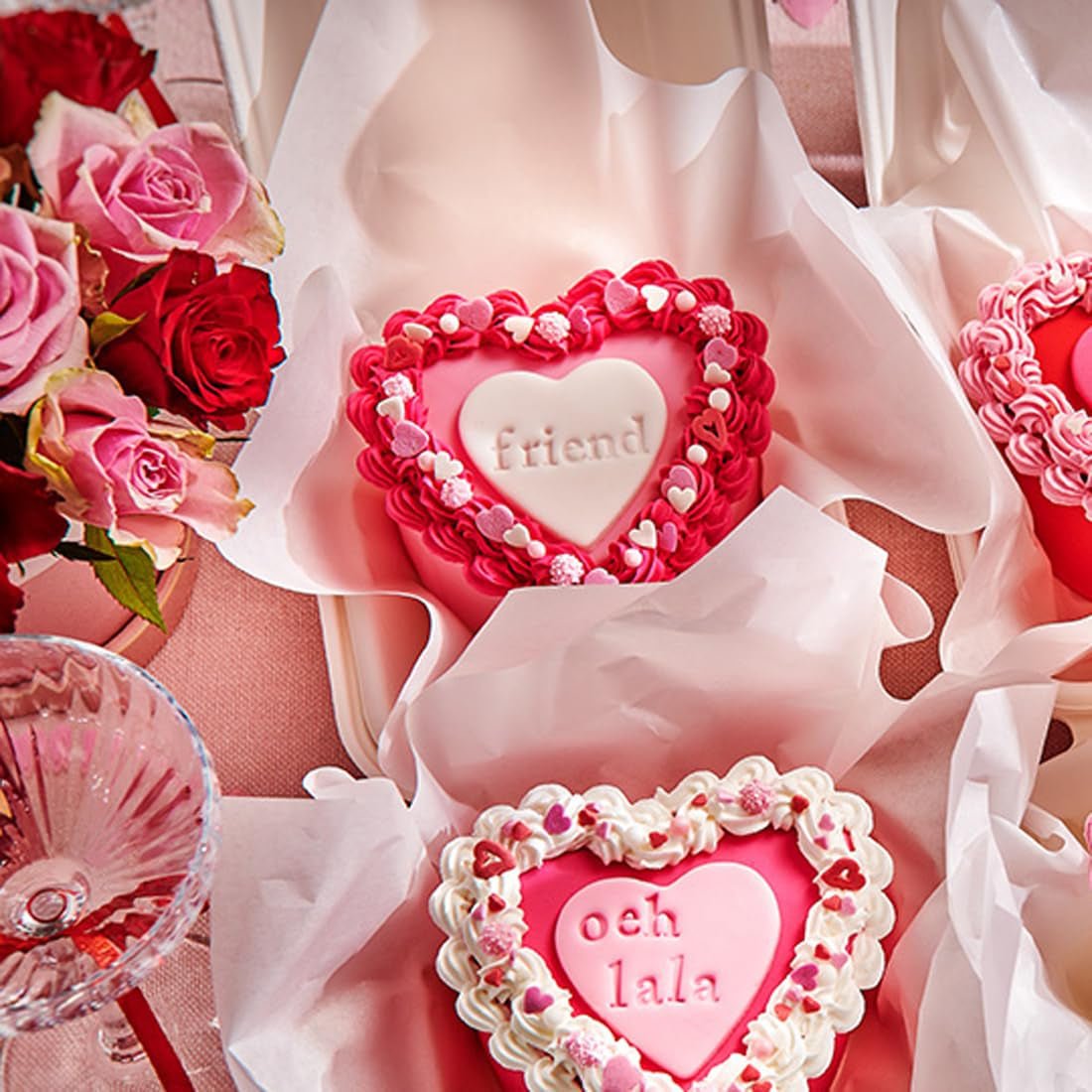 FunCakes Rolfondant Zoet Roze: Makkelijk in gebruik, soepel, flexibel, zacht en buigzaam, perfect voor het versieren van taarten, halal, koosjer en glutenvrij. 1 kg Naty Shop suikerpasta