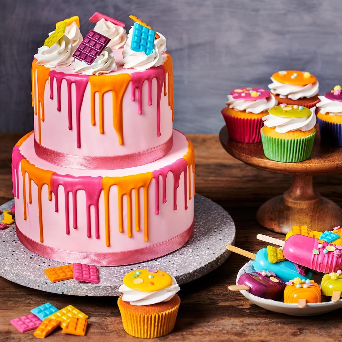 FunCakes Rolfondant Zoet Roze: Makkelijk in gebruik, soepel, flexibel, zacht en buigzaam, perfect voor het versieren van taarten, halal, koosjer en glutenvrij. 1 kg Naty Shop suikerpasta