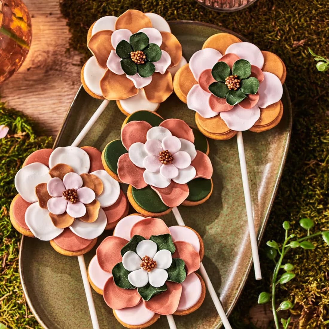 FunCakes Sparkling Gold Rolfondant: Gemakkelijk te gebruiken, soepel, flexibel, zacht en buigzaam, perfect voor taartversiering, halal, koosjer en glutenvrij. 250 g Naty Shop suikerpasta