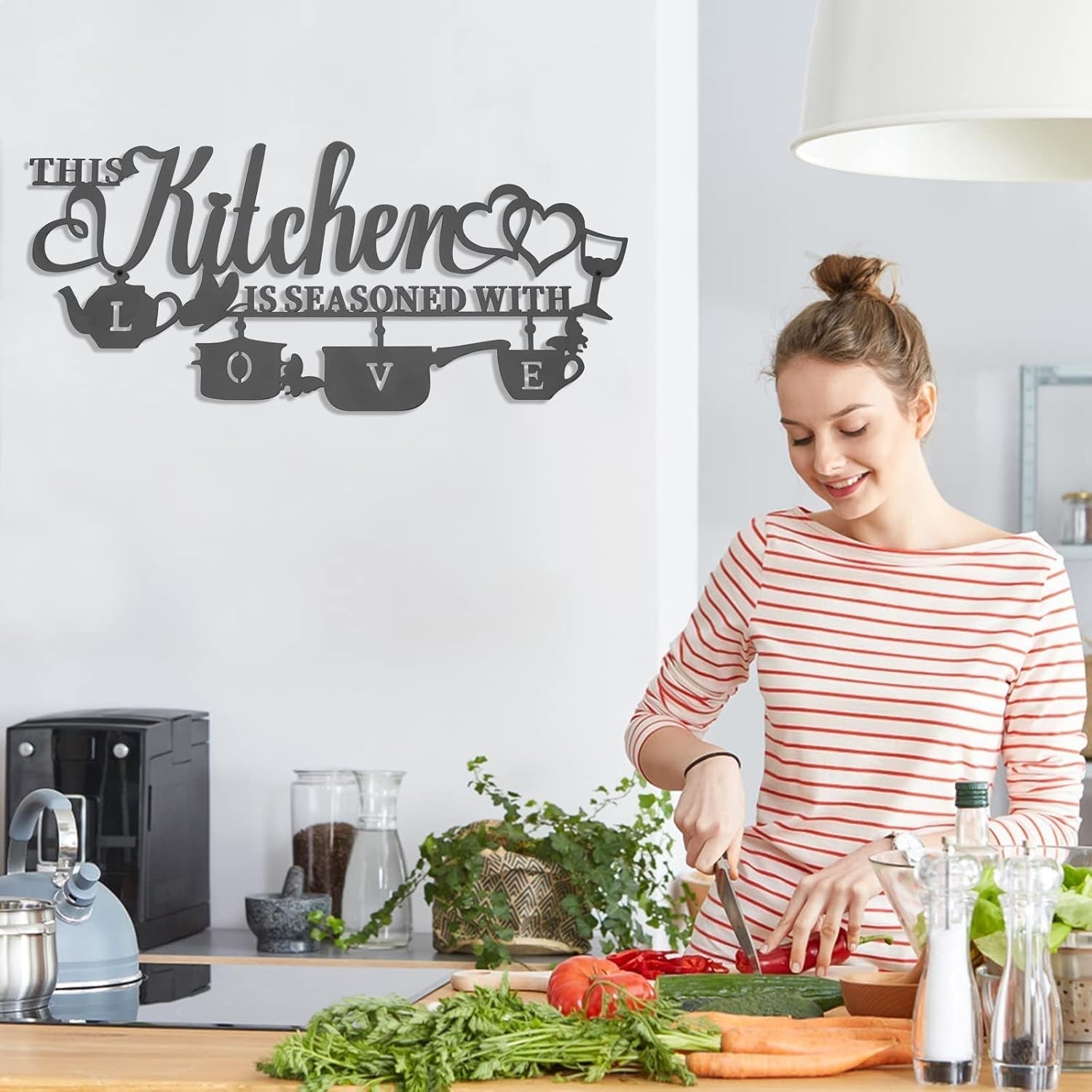 KHayRovies Keuken Wanddecoratie Metaal Deze keuken is gekruid met liefde Zwart woord Naambord Rustiek Ijzer Letters Citaten voor keuken Boerderij Woonkamer Beelden en sculpturen Naty Shop