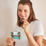MABYEN Energieballetjes Dadel Bio 20 st. | Dadelballen - Suikervrije gezonde snacks voor zwangerschap en borstvoeding - Eiwitrepen met gedroogd fruit - 13 x cacao en 7 x mangosmaak Gedehydrateerde producten Naty Shop