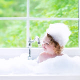 PAEDIPROTECT 2in1 shampoo en waslotion voor baby's en kinderen 200 ml, delicate reiniging en haar zonder parfum en microplastics, de douchegel hydrateert de droge en gevoelige huid, ook voor volwassenen Kinderen - Bad- en huidverzorging Naty Shop