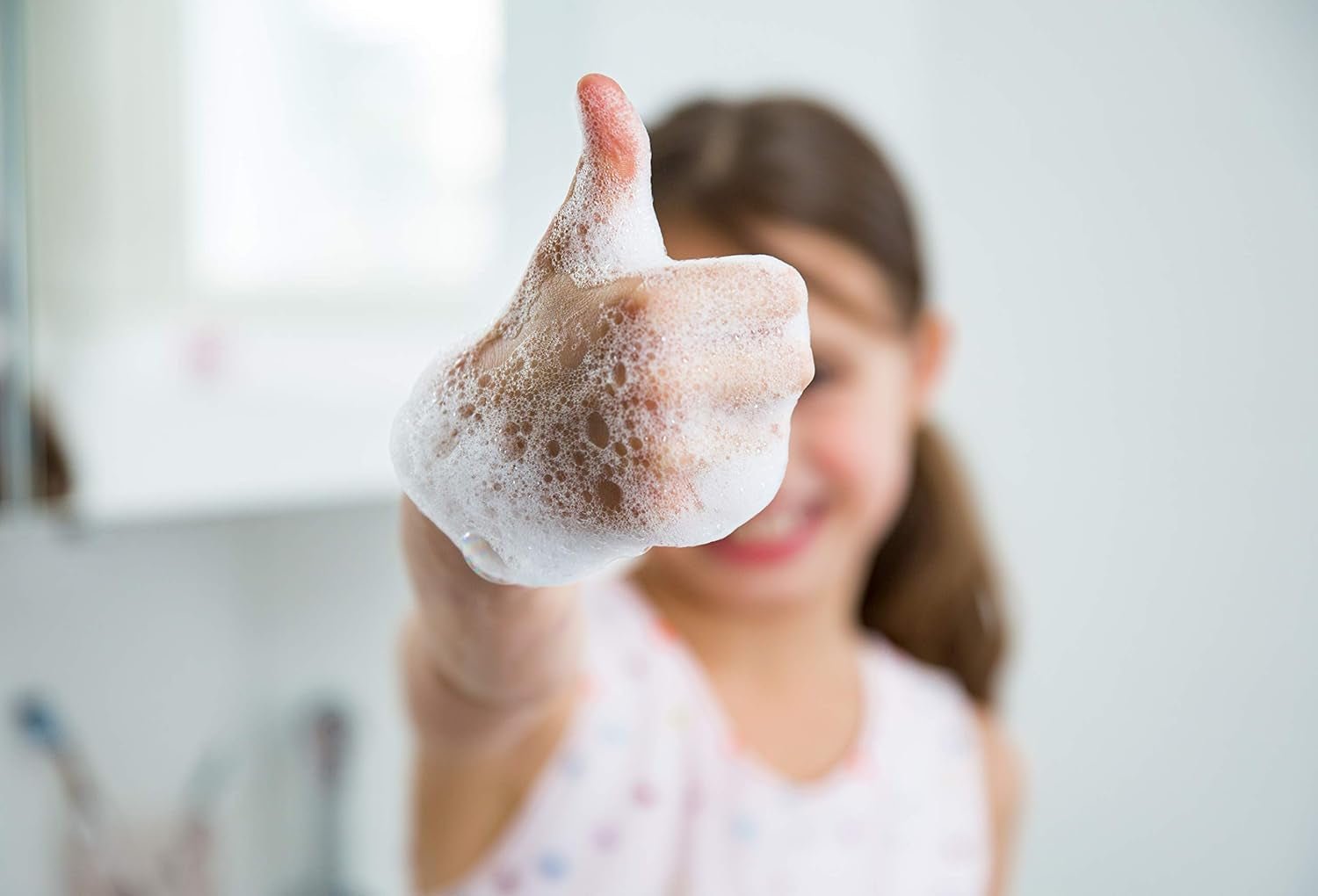 PAEDIPROTECT 2in1 shampoo en waslotion voor baby's en kinderen 200 ml, delicate reiniging en haar zonder parfum en microplastics, de douchegel hydrateert de droge en gevoelige huid, ook voor volwassenen Kinderen - Bad- en huidverzorging Naty Shop