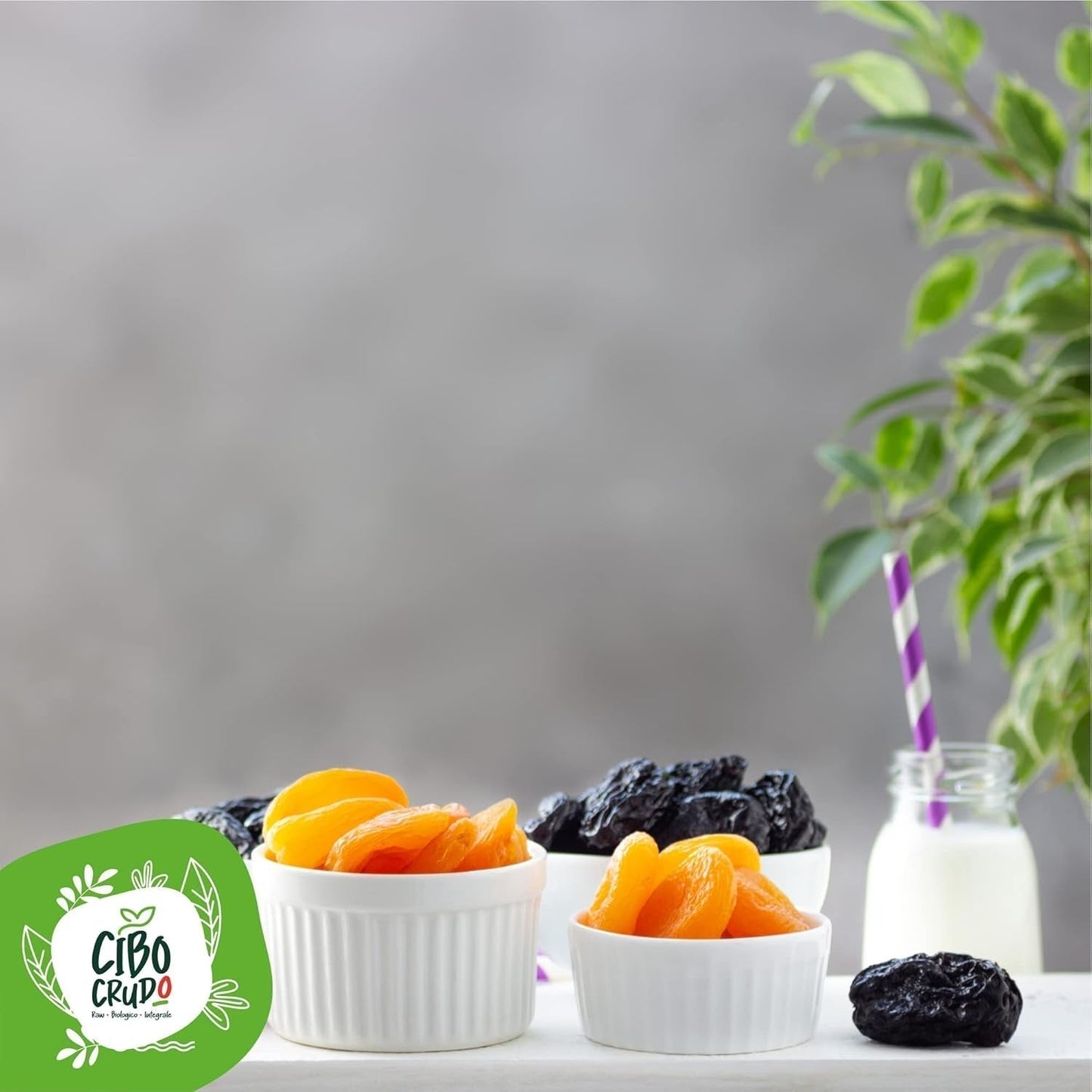 Gedroogde en pitloze biologische pruimen - 500 g. Rauwe ongezwavelde pruimen, zonder toegevoegde suikers of toevoegingen. Ecologische pruimen als aromatisch gedroogd fruit. Pruimen zonder pit. Naty Shop gedehydrateerde producten