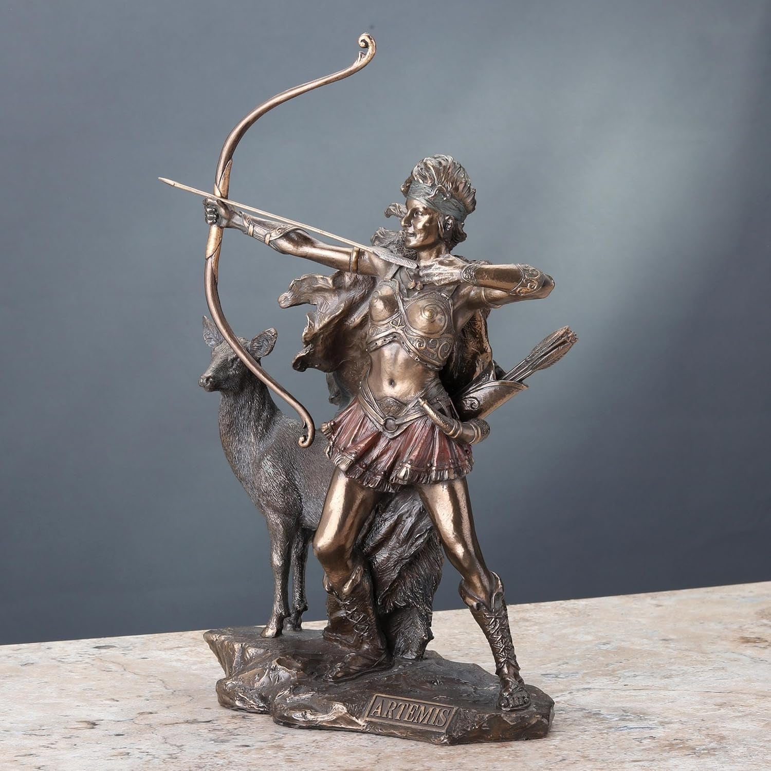 Bronzen beeld van de godin van de jacht en de wilde Naty Shop-beeldjes en sculpturen
