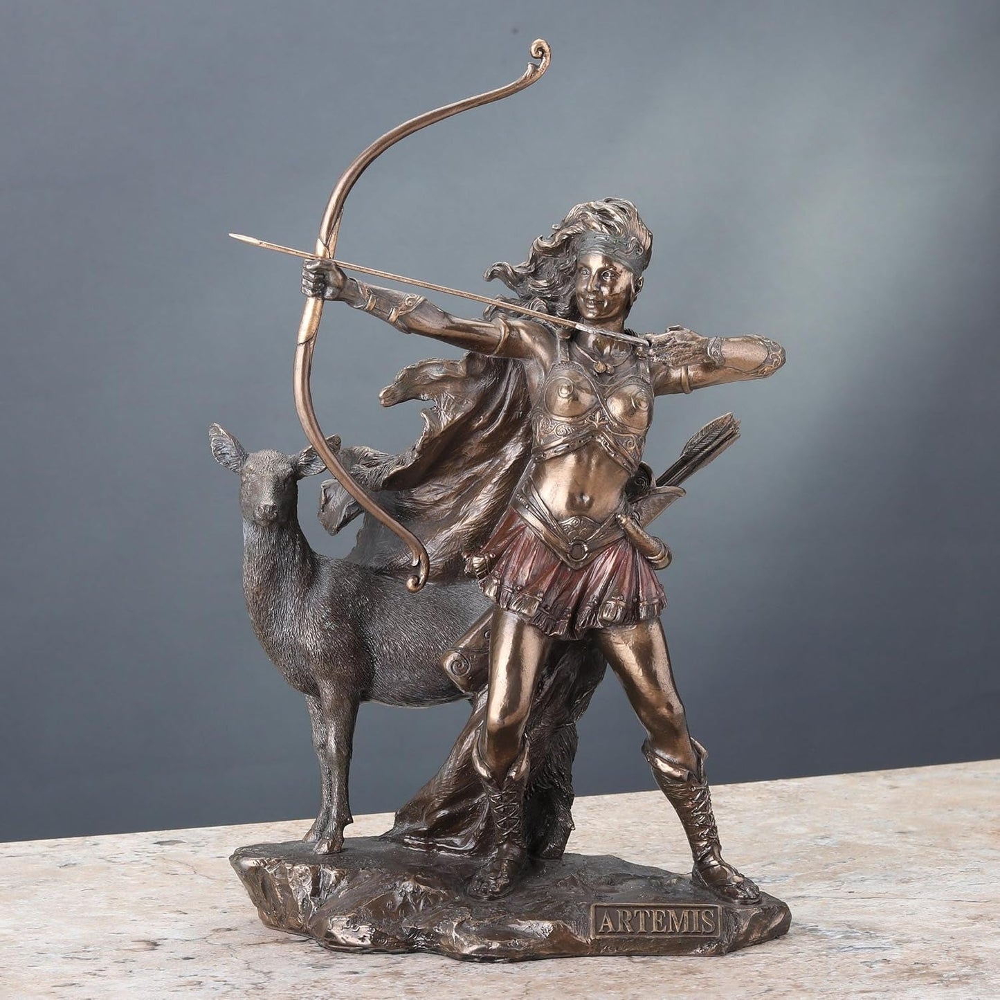 Bronzen beeld van de godin van de jacht en de wilde Naty Shop-beeldjes en sculpturen