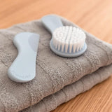 Suavinex 3162384 Kam met borstel, blauw Kinderen - Bad- en huidverzorging Naty Shop
