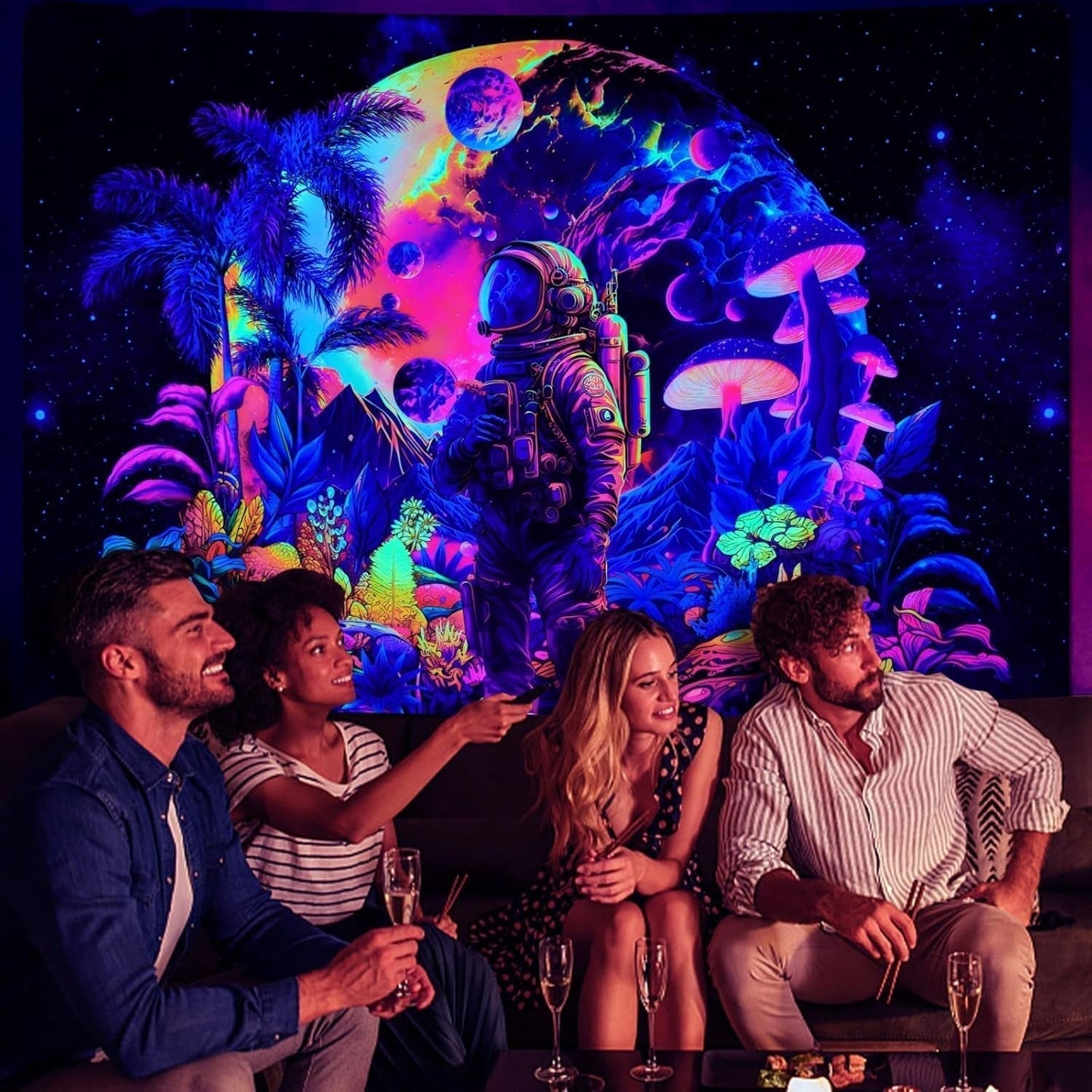 Wandtapijt alishomtll zwart licht astronaut paddestoel fluorescerend botanisch Huis - Accessoires en Decoratie Naty Shop
